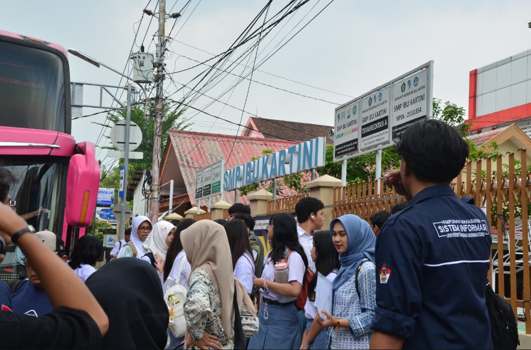 Kedatangan peserta di UDINUS